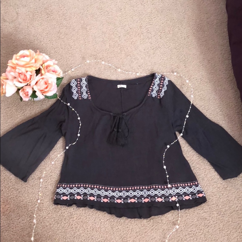 🌸HOLLISTER: Gray peasant top